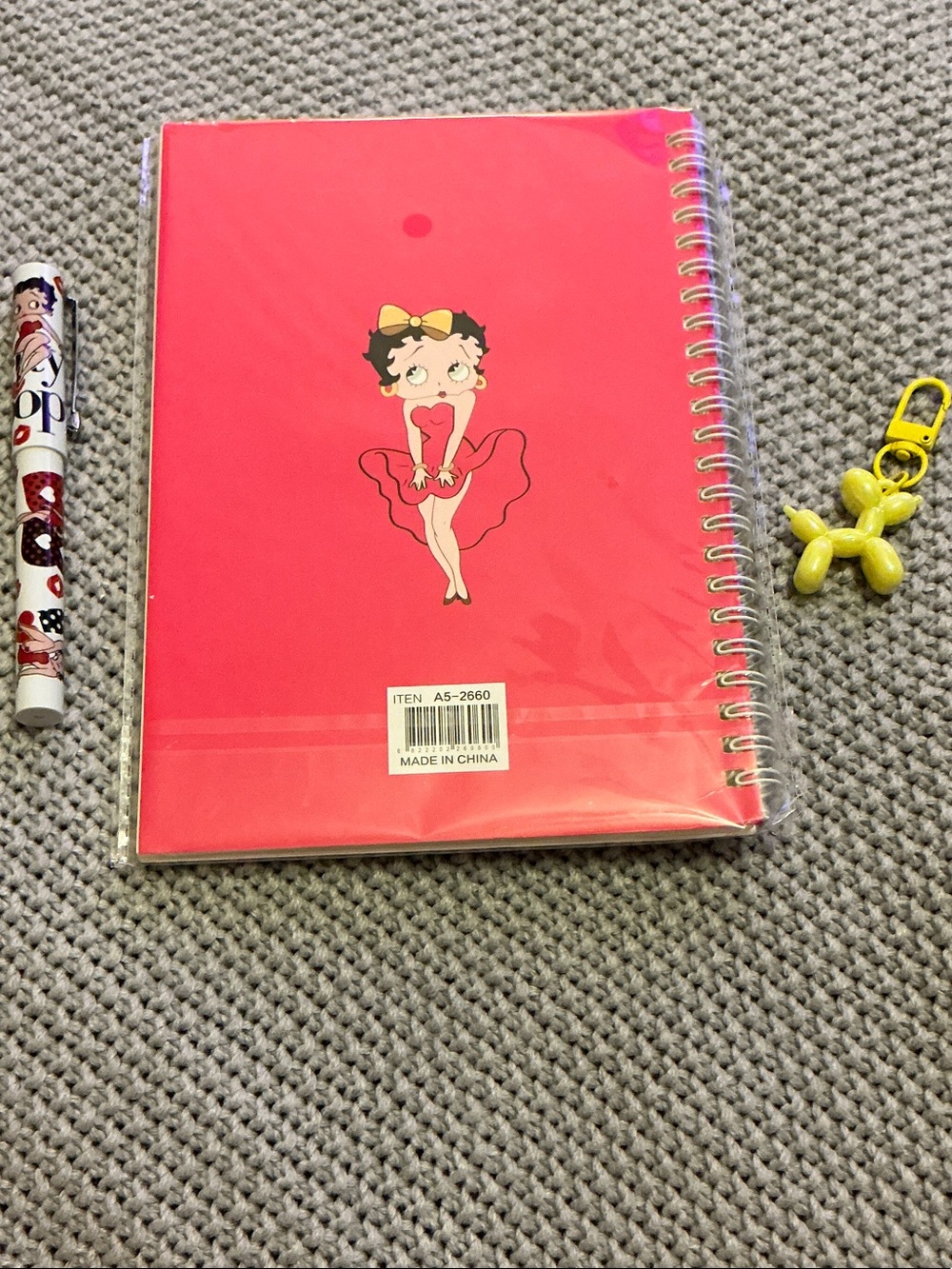 Betty Boop (3Pcs) Pink Spiral Notebook - W/Pen & Ballon Dog Keychain. - Picture 2 of 3